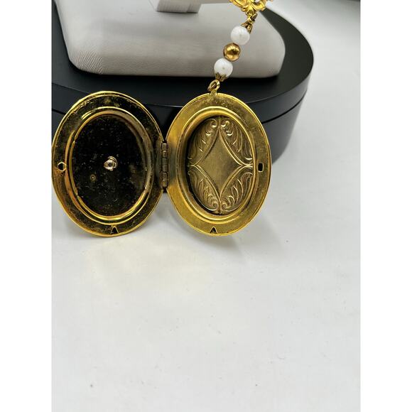 ART Arthur Pepper Vintage Signed Triple Strand Gold Tone Locket Necklace - Picture 9 of 15